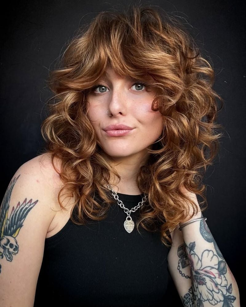 Auburn Shoulder Length Shag With Blonde Highlights Auburn Shoulder Length Shag With Blonde Highlights — Curly Shag