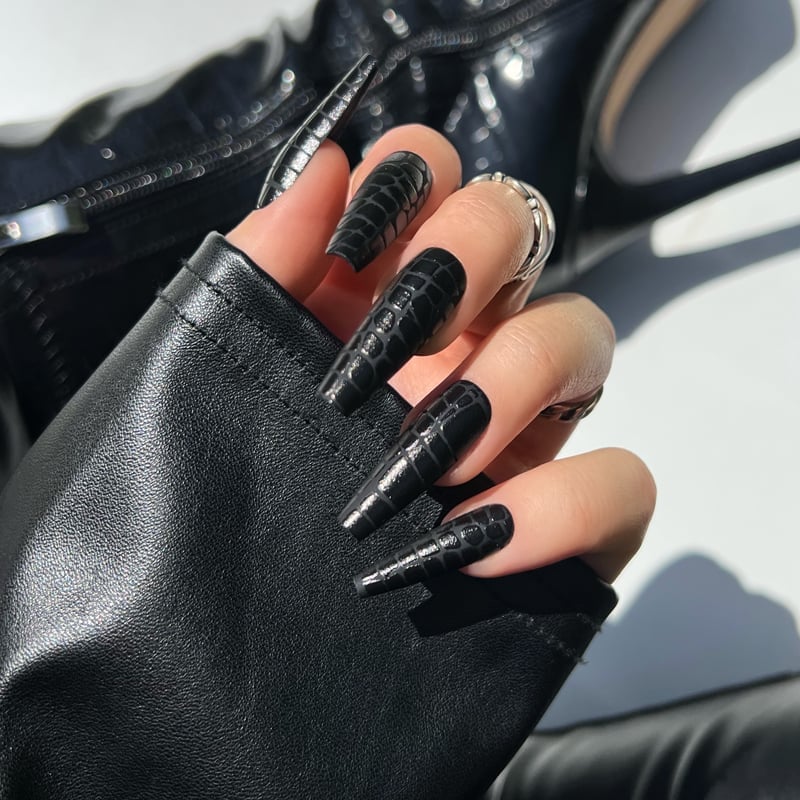 Long Stiletto Black to White Ombre Gold Foil Nails — Dark Nails