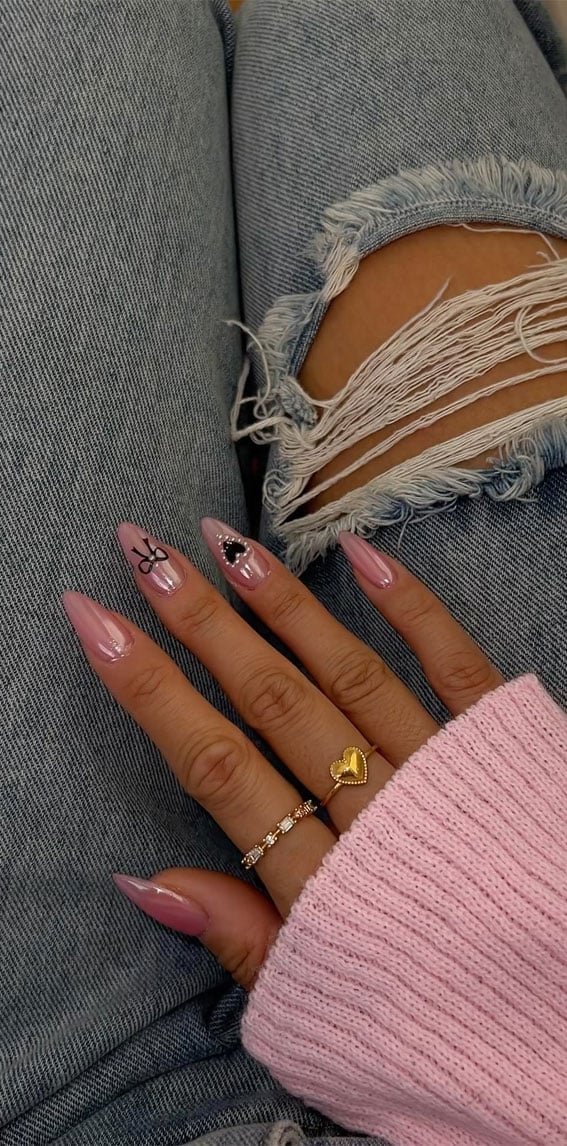 Medium-Long Almond Shimmer Pink Heart Crown Nails Medium-Long Almond Shimmer Pink Heart Crown Nails — Date Night Nails