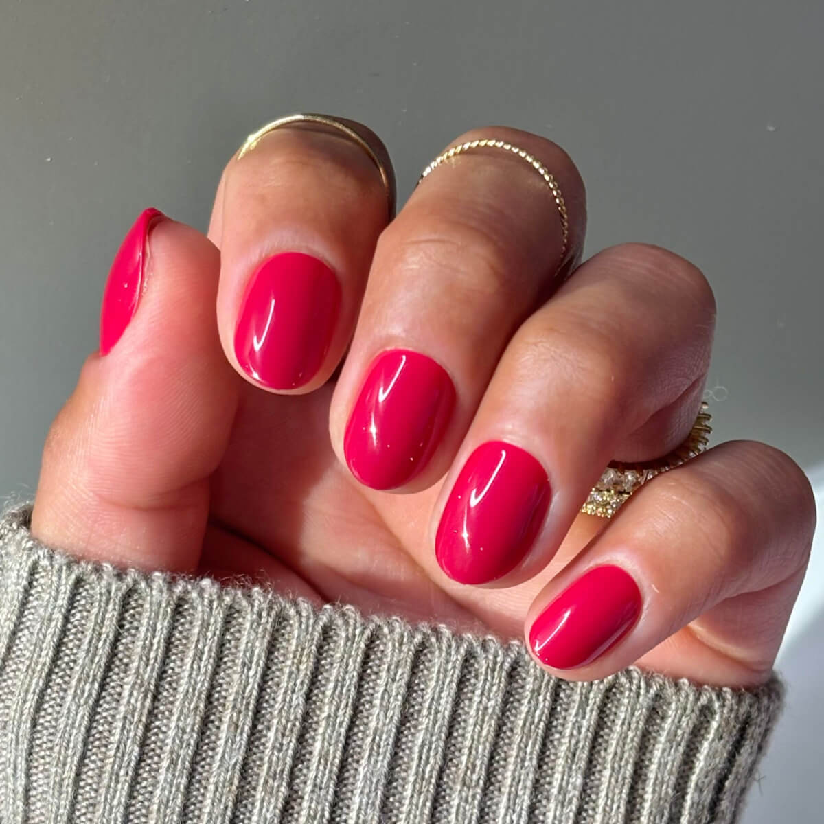 Short Oval Vibrant Glossy Pink Nails Short Oval Vibrant Glossy Pink Nails — Date Night Nails