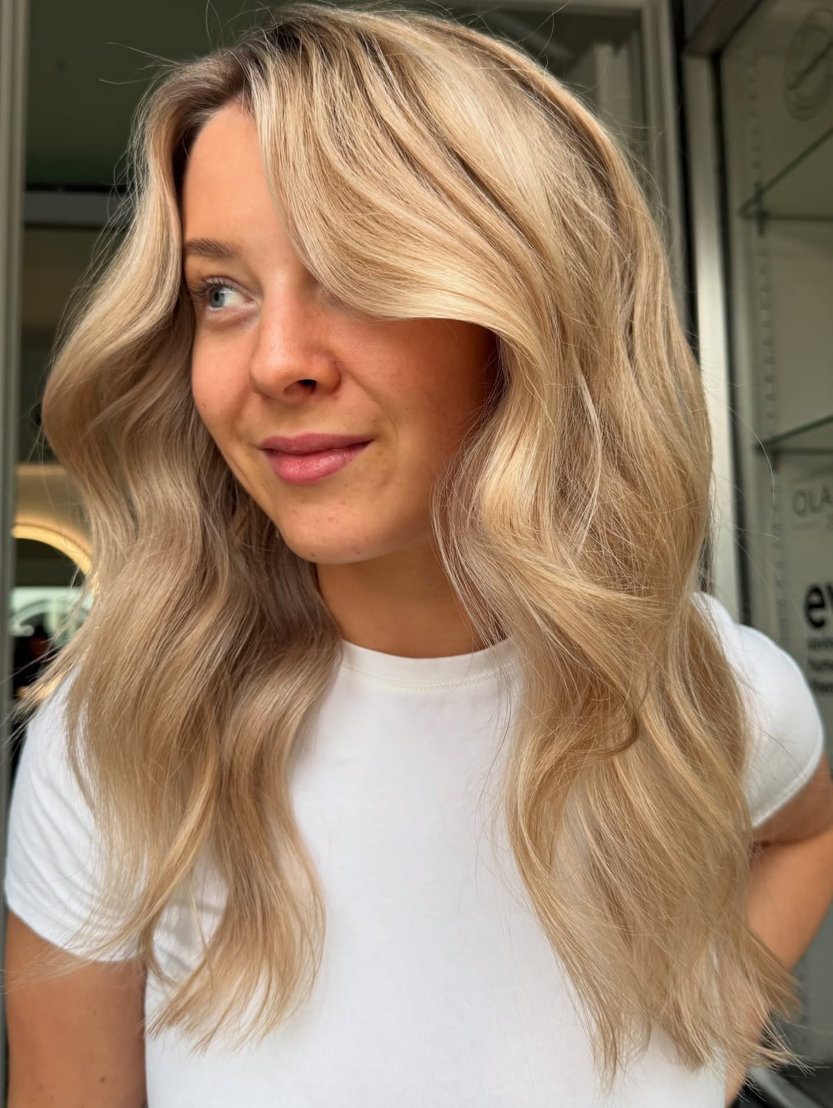 Collarbone Length Fine Wavy Blonde With Highlights — Dimensional Blonde