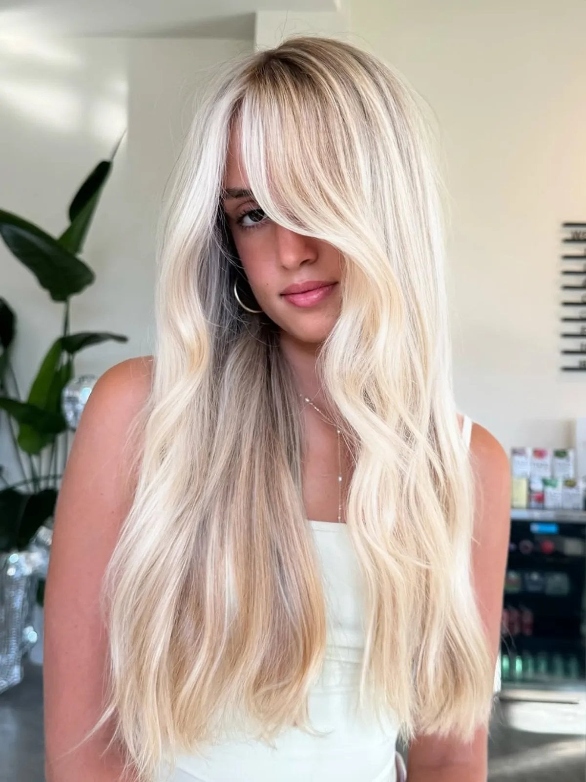 Mid-Back Platinum Blonde With Neutral Highlights, Blunt Bangs — Dimensional Blonde