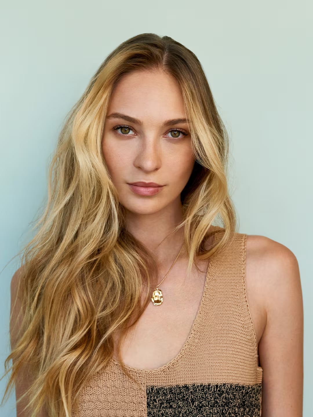 Mid-Back Light Blonde Balayage With Darker Highlights — Dimensional Blonde