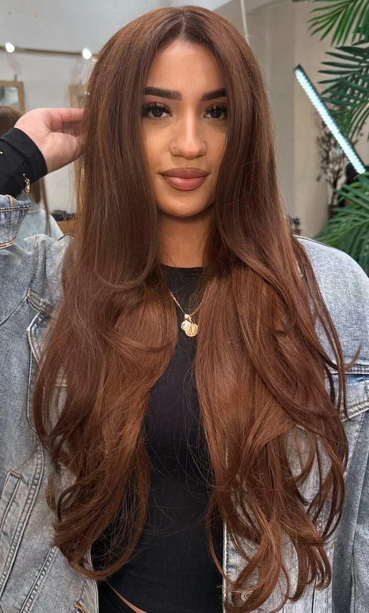 Collarbone Chestnut Brown With Lighter Brown Highlights — Dimensional Brunette
