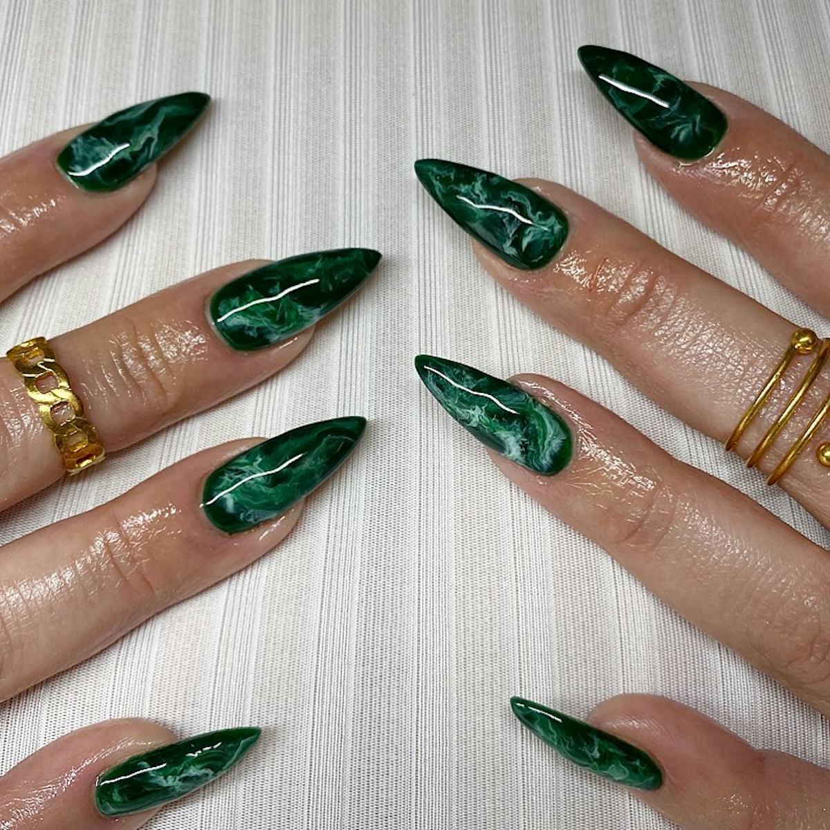 Long Stiletto Deep Green White Marble — Emerald Nails