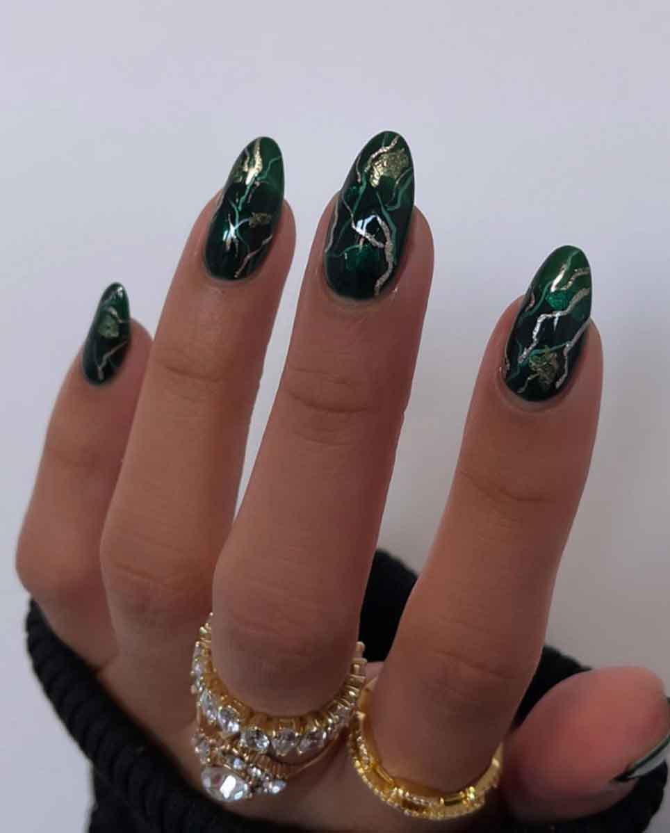 Medium Oval Marbled Emerald Silver — Emerald Nails