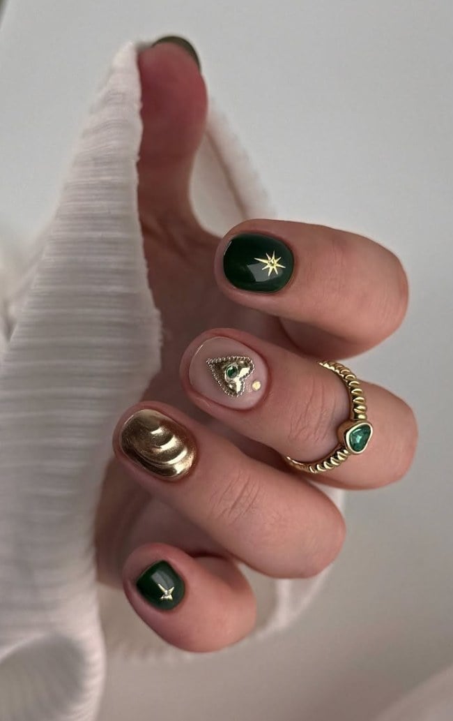 Short Oval Emerald Gold Chrome Heart — Emerald Nails