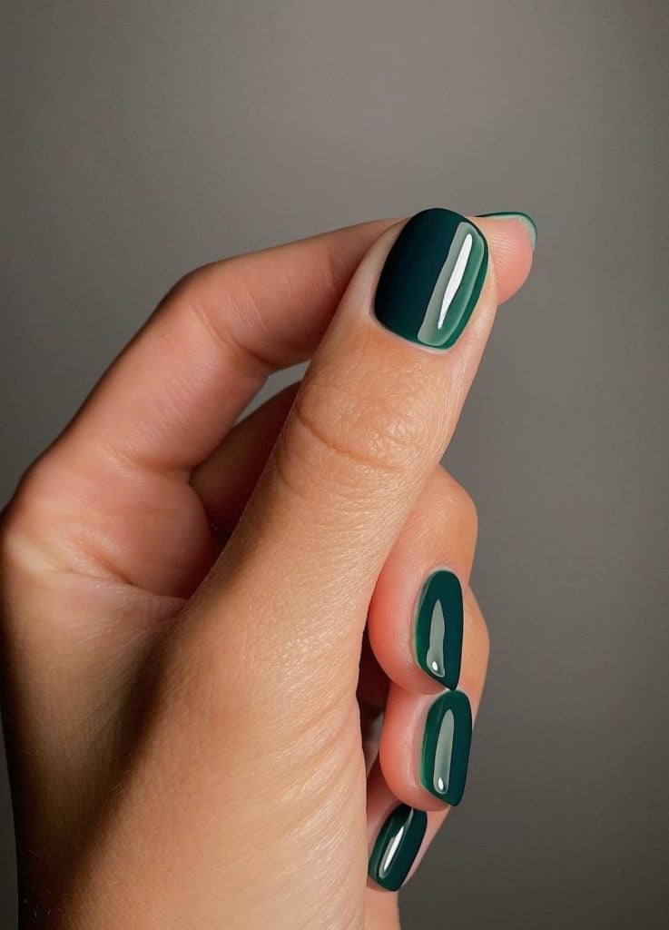 Short Square Opaque Emerald Green Glossy, Close-Up Take — Emerald Nails