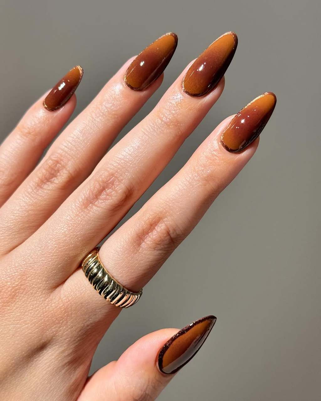 Warm Brown To Deep Brown Ombre With Gold Cuticle Line Warm Brown To Deep Brown Ombre With Gold Cuticle Line — Espresso Nails