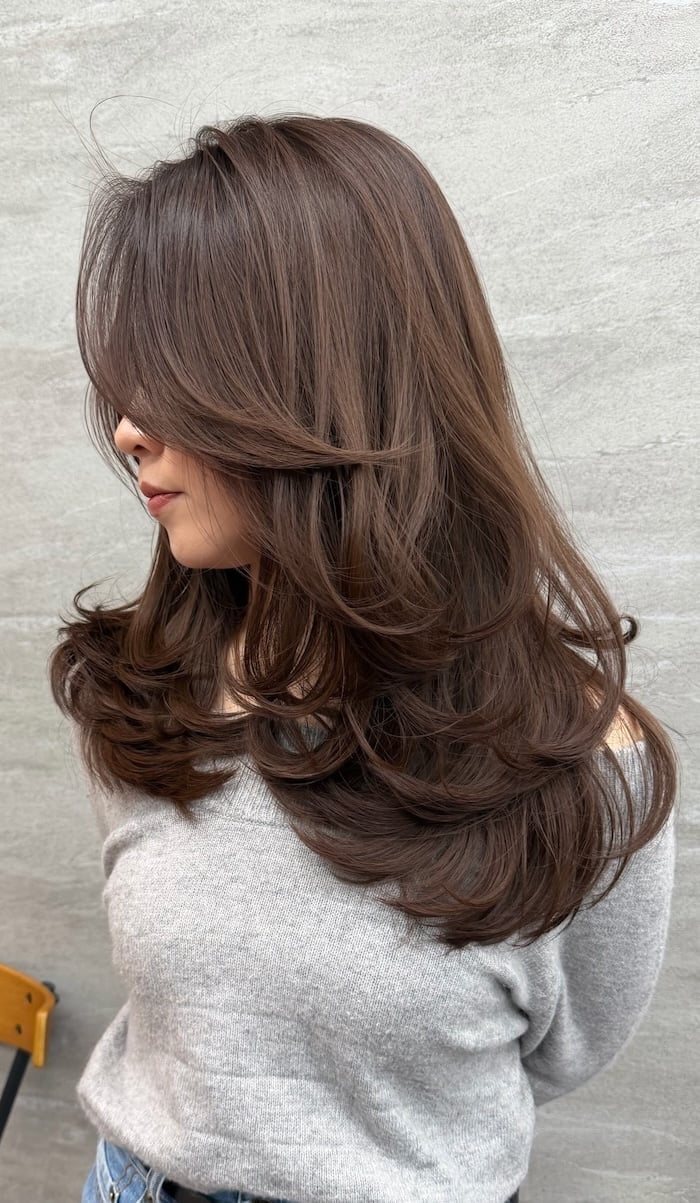 Collarbone Layers With Soft Curtain Bangs — Face Framing Bangs