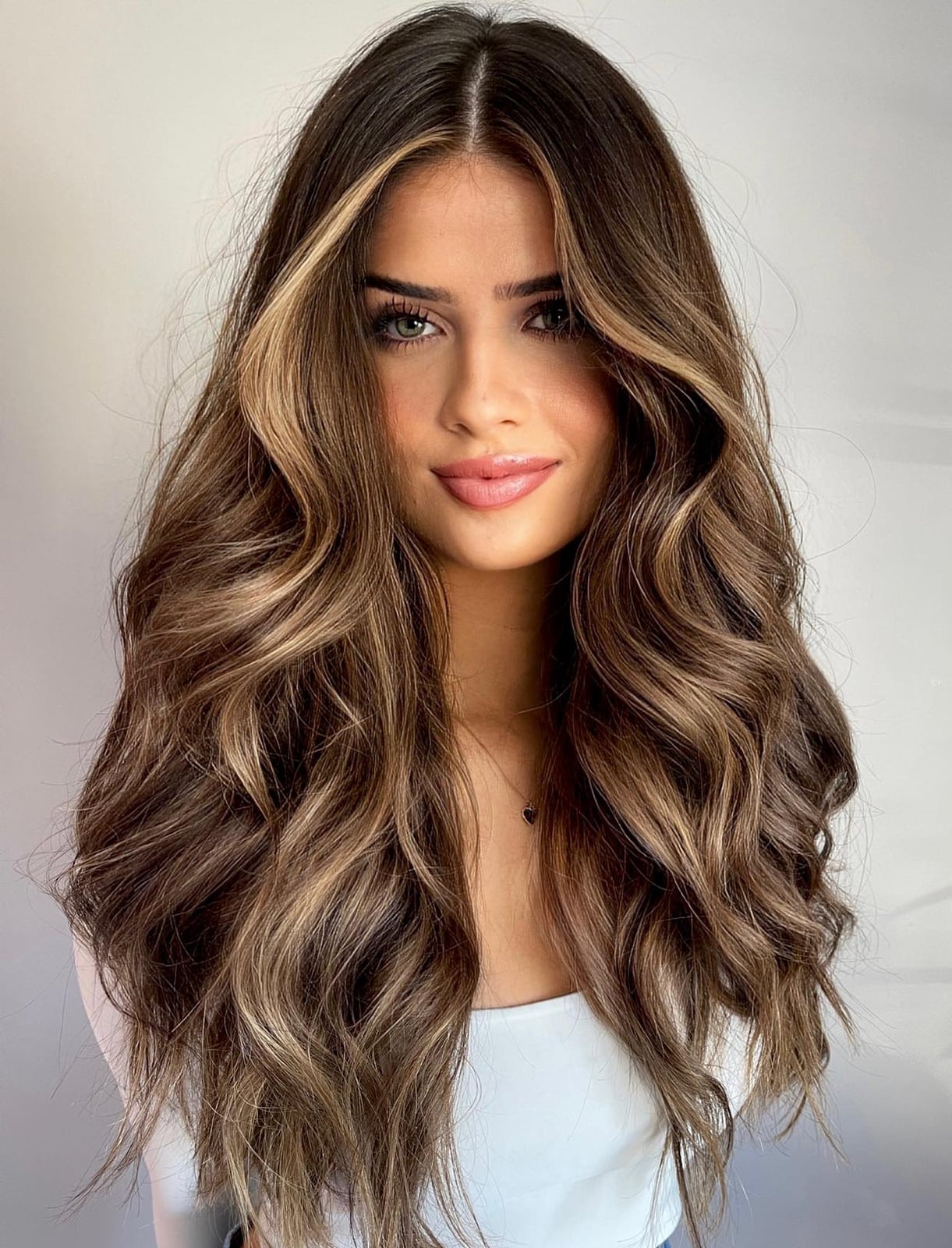 Mid-Back Curls With Bright Blonde Face Framing — Face Framing Highlights