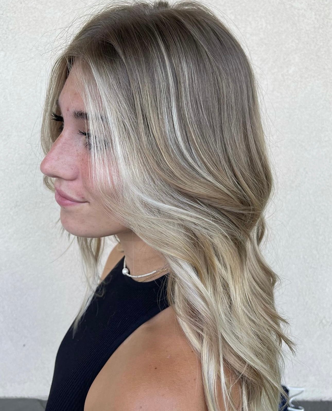 Collarbone Ash Blonde With Platinum Face Framing — Face Framing Highlights