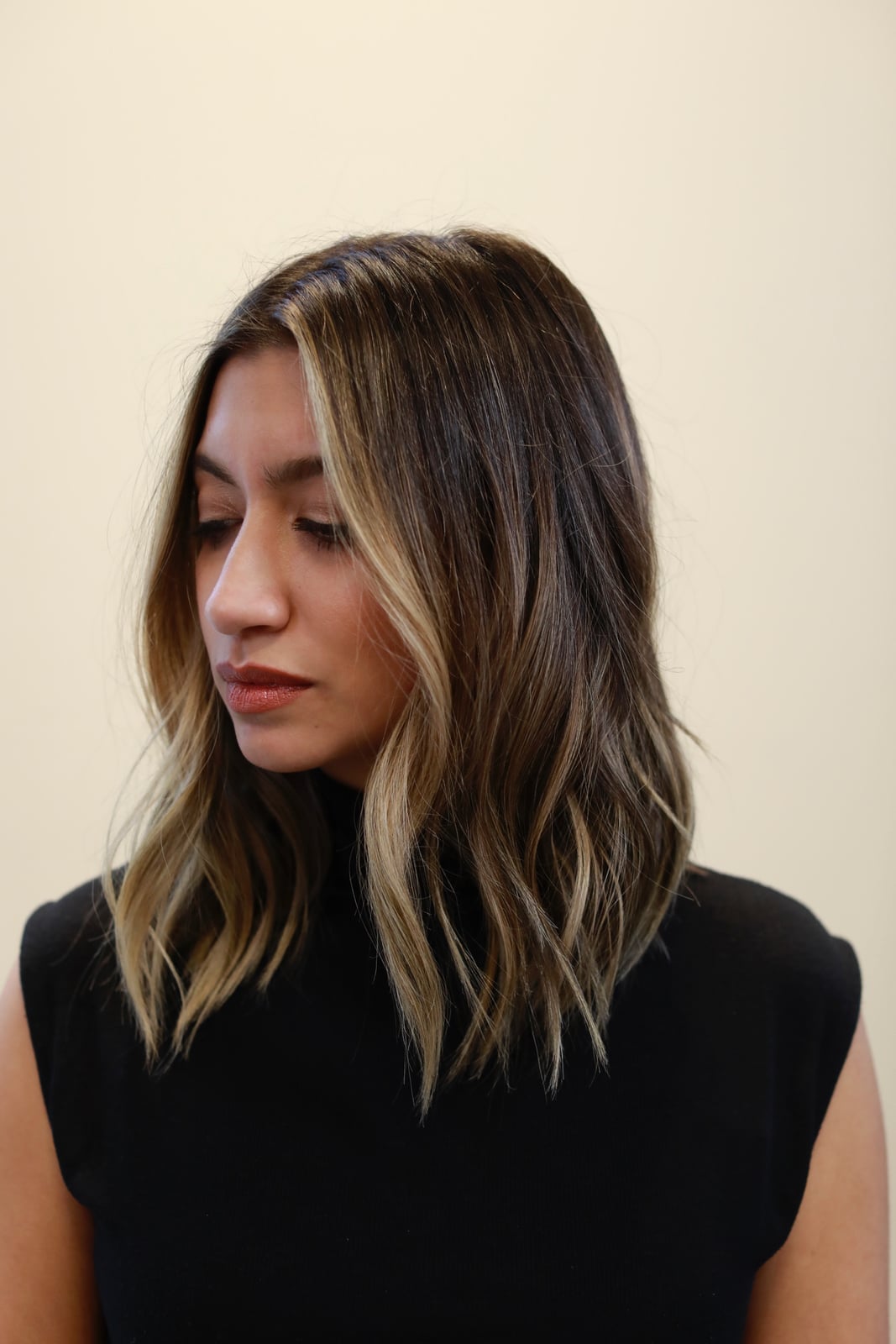 Collarbone Layers With Blonde Face Framing — Face Framing Highlights