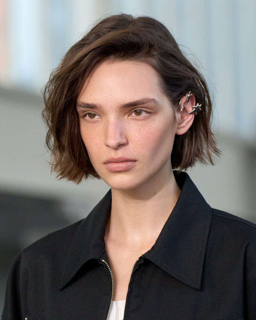 Volume Boosting Wavy Bob Volume Boosting Wavy Bob — French Bob