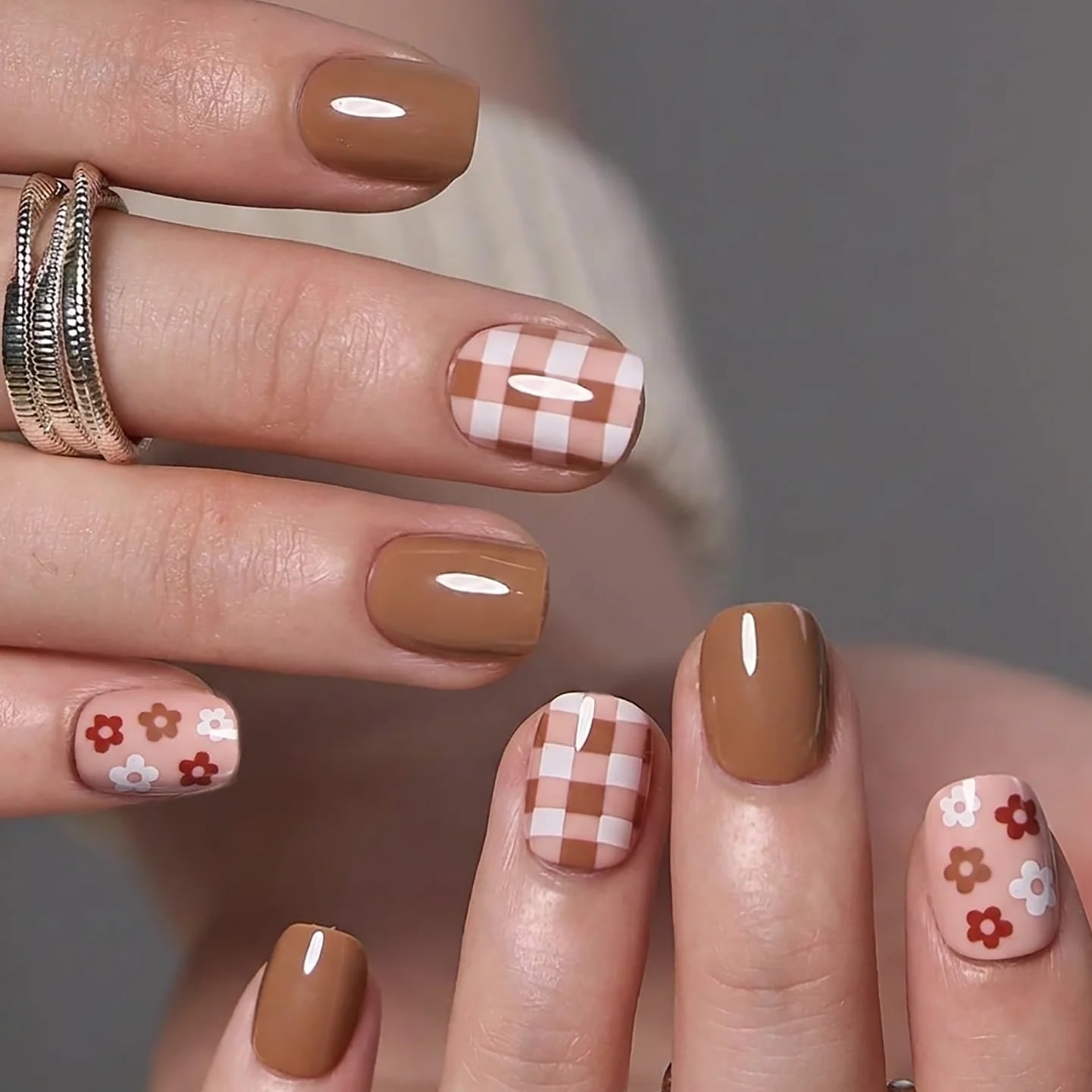 Brown Squoval Gingham Floral Accent Nails Brown Squoval Gingham Floral Accent Nails — Gel Nails