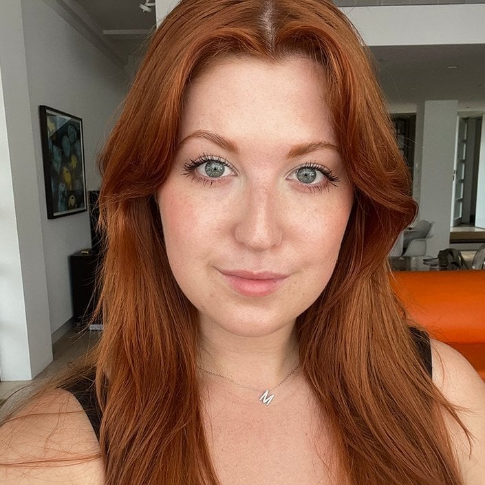 Mid-Back Natural Ginger With Subtle Highlights, Wavy Mid-Back Natural Ginger With Subtle Highlights, Wavy — Ginger Hair