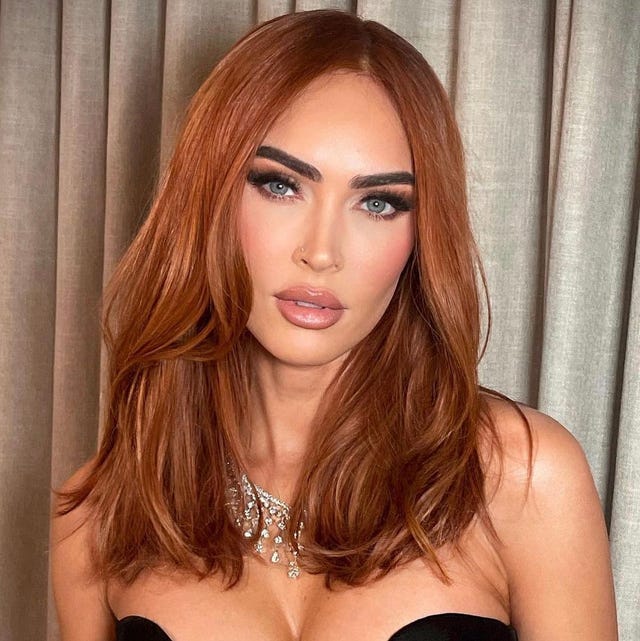 Collarbone Warm Copper Red With Curtain Bangs Collarbone Warm Copper Red With Curtain Bangs — Ginger Hair