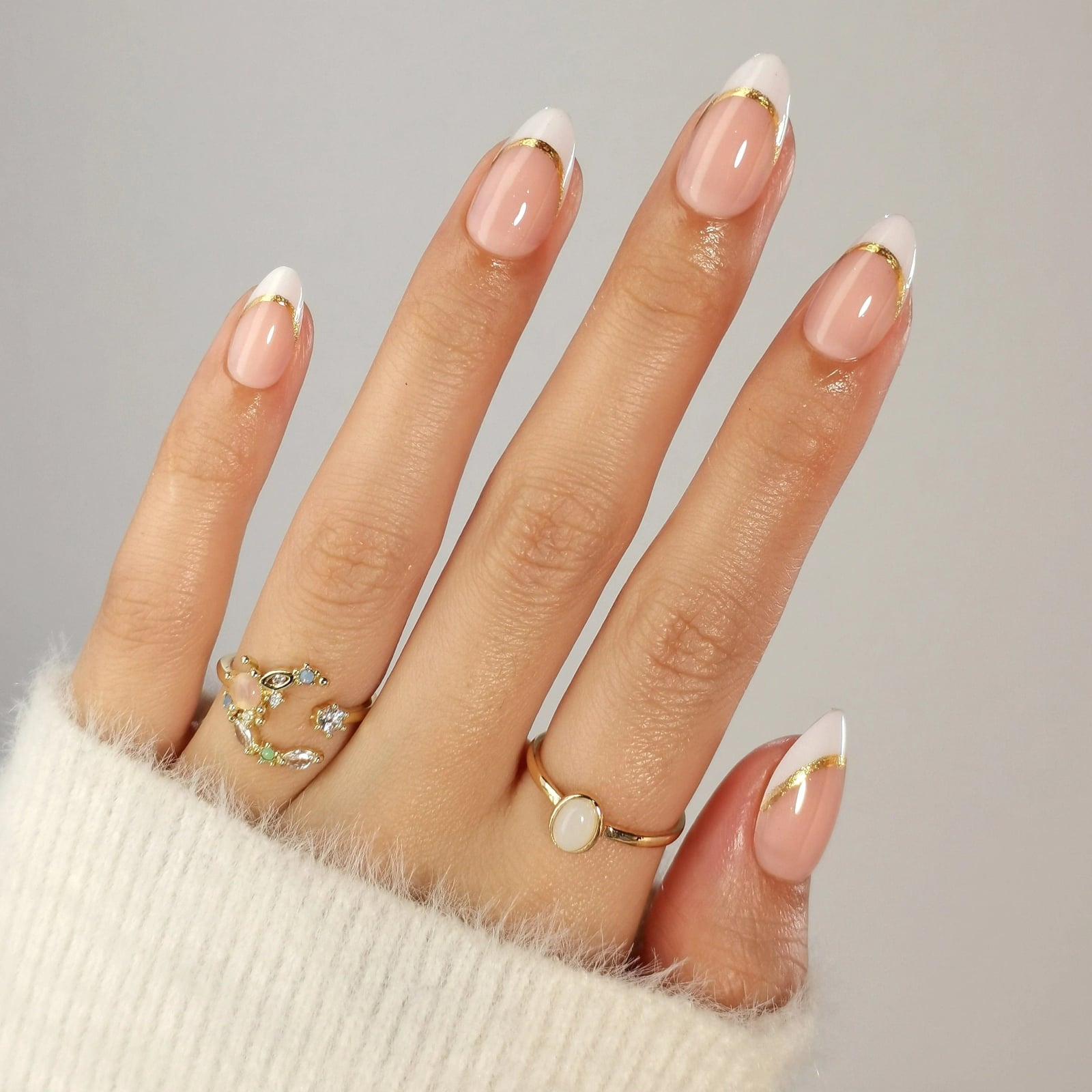 Medium Almond Gold Trim French, Glossy Medium Almond Gold Trim French, Glossy — Gold Nails