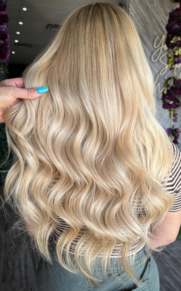 Mid-Back Golden Blonde Balayage Waves, Wavy