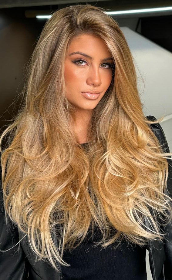Glossy Golden Blonde With Face-Framing Layers
