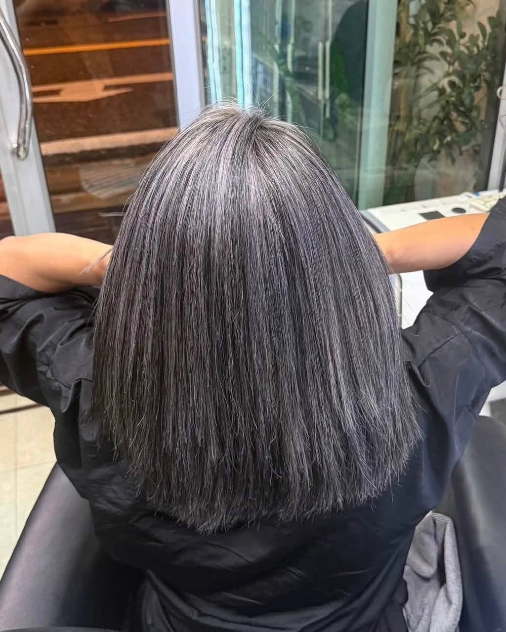 Sleek Chin Length Bob With Gray Blend — Gray Blending