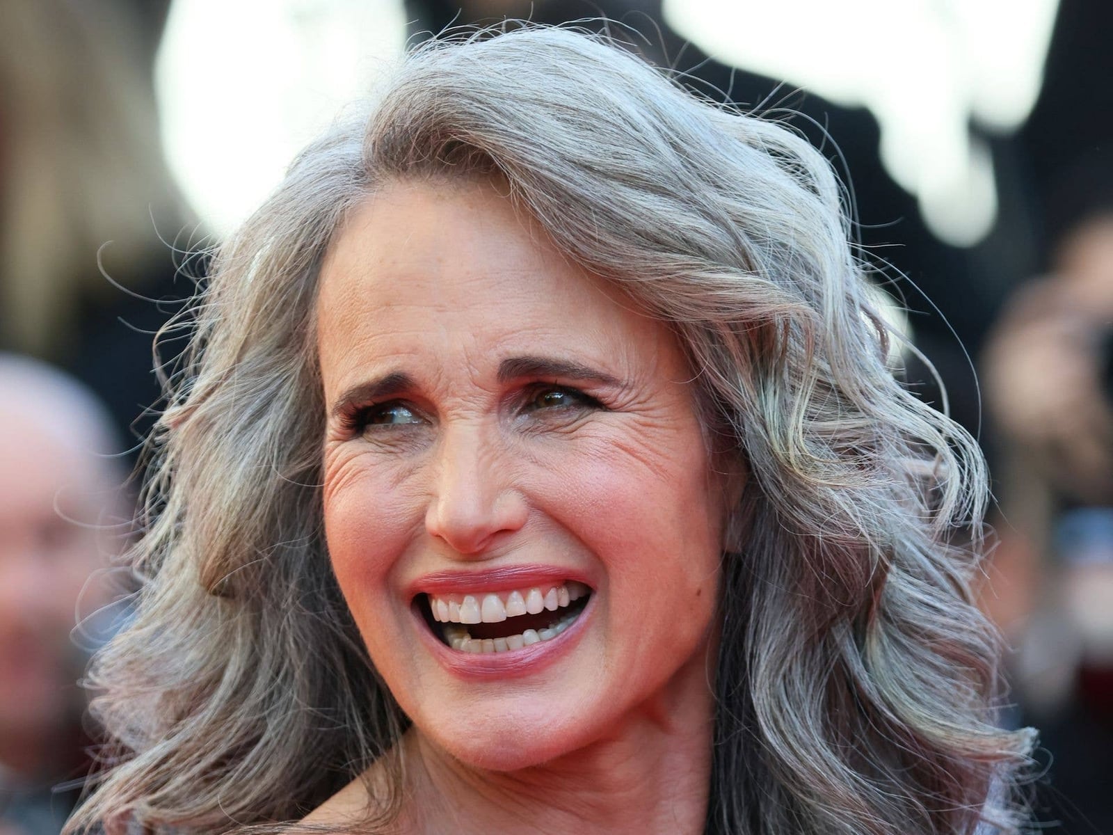 Collarbone Length Wavy Hair With Curtain Bangs — Gray Blending