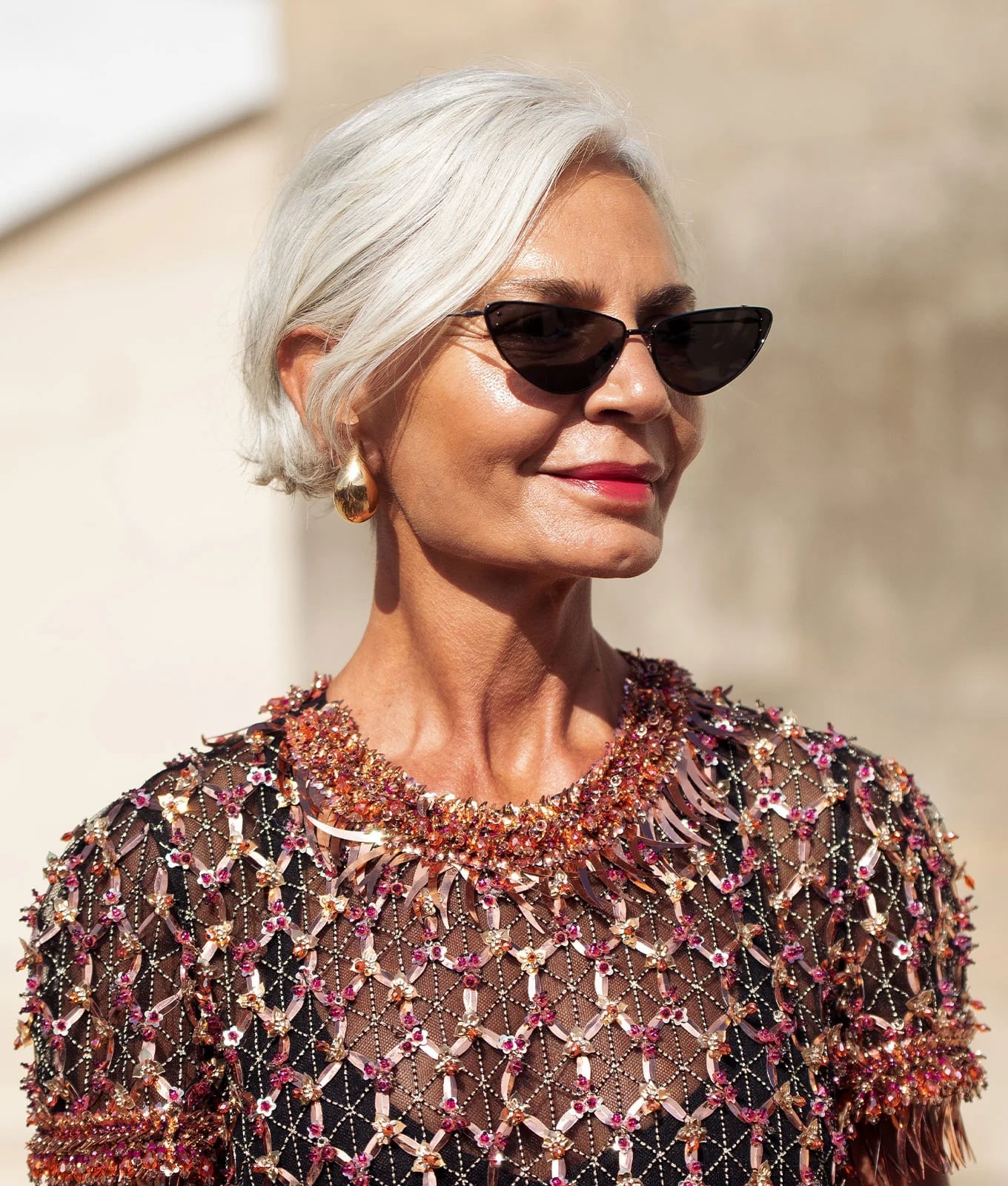 Collarbone Bob With Soft Waves Collarbone Bob With Soft Waves — Gray Bob