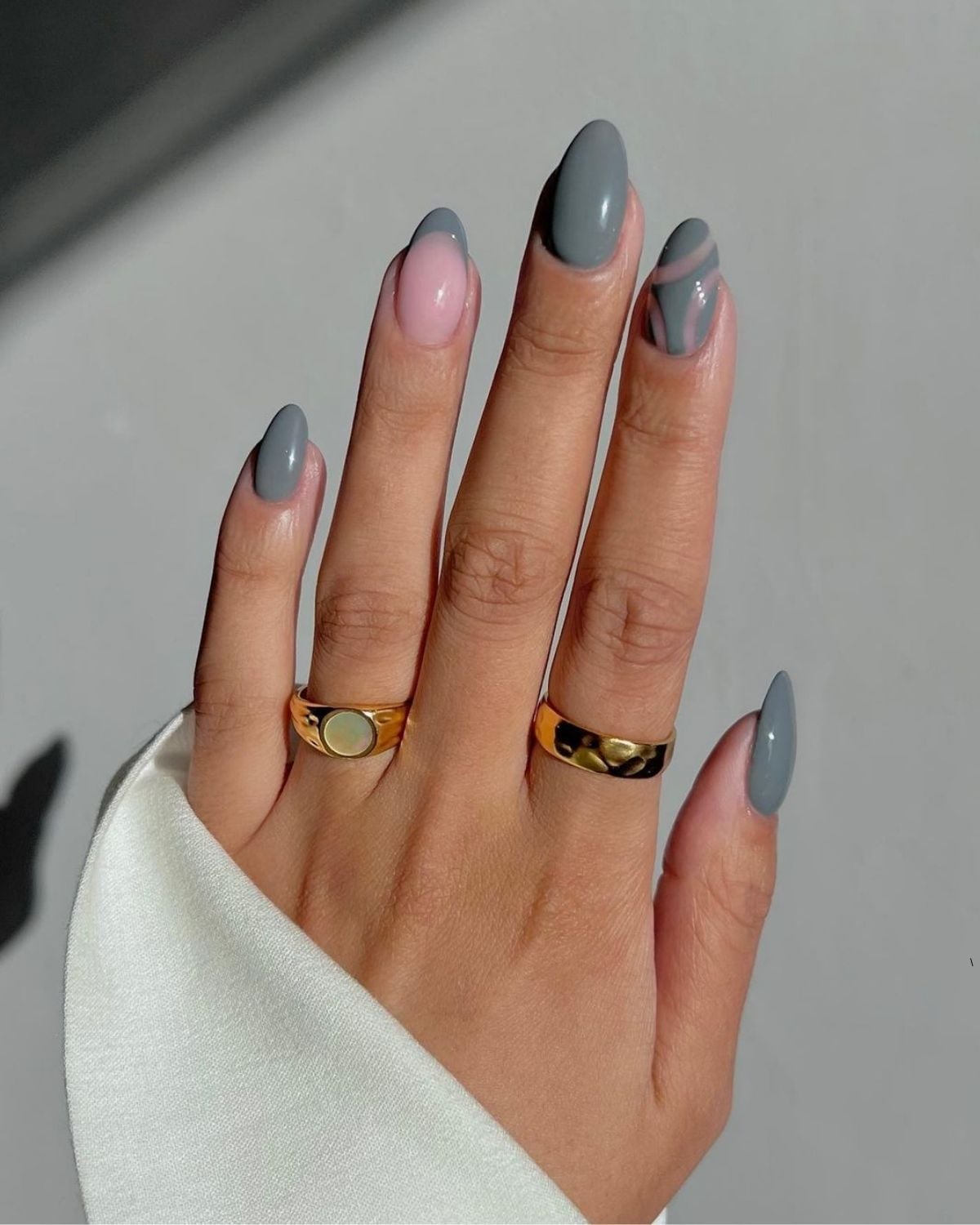 Medium Gray Glossy with Pink Gray Abstract Accent Nails — Gray Nails