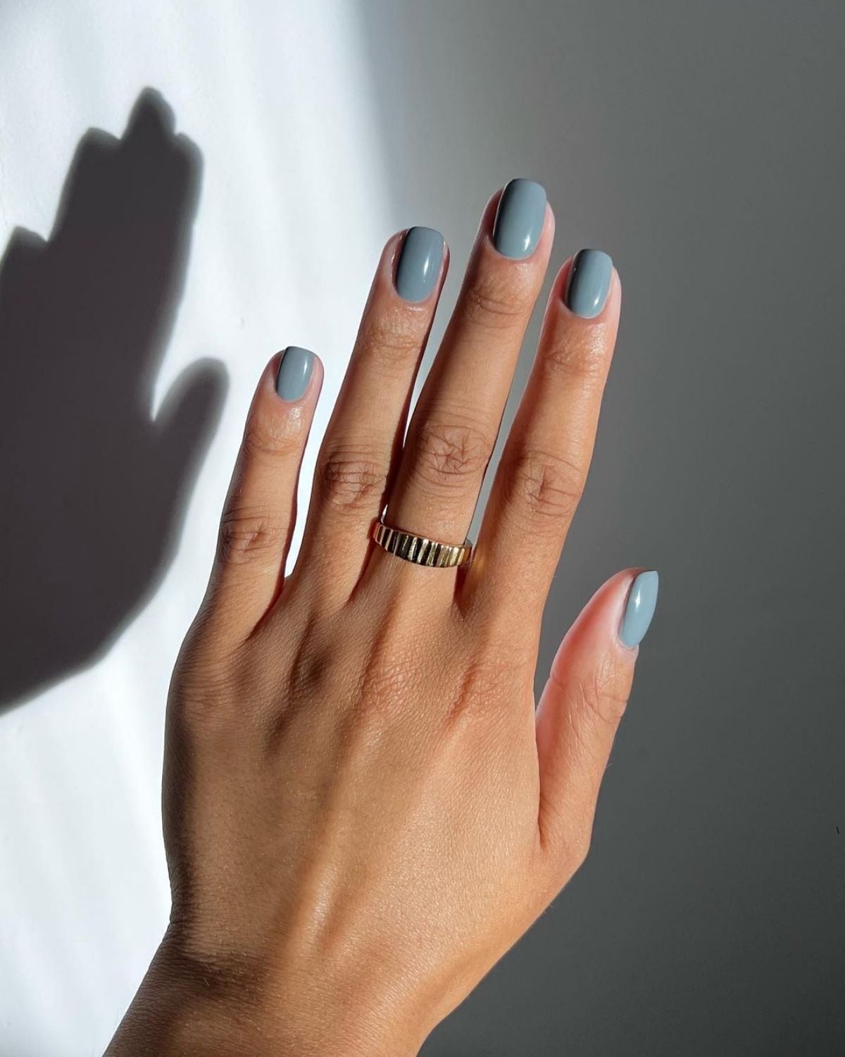 Classic Medium Gray Short Oval Nails, Glossy — Gray Nails