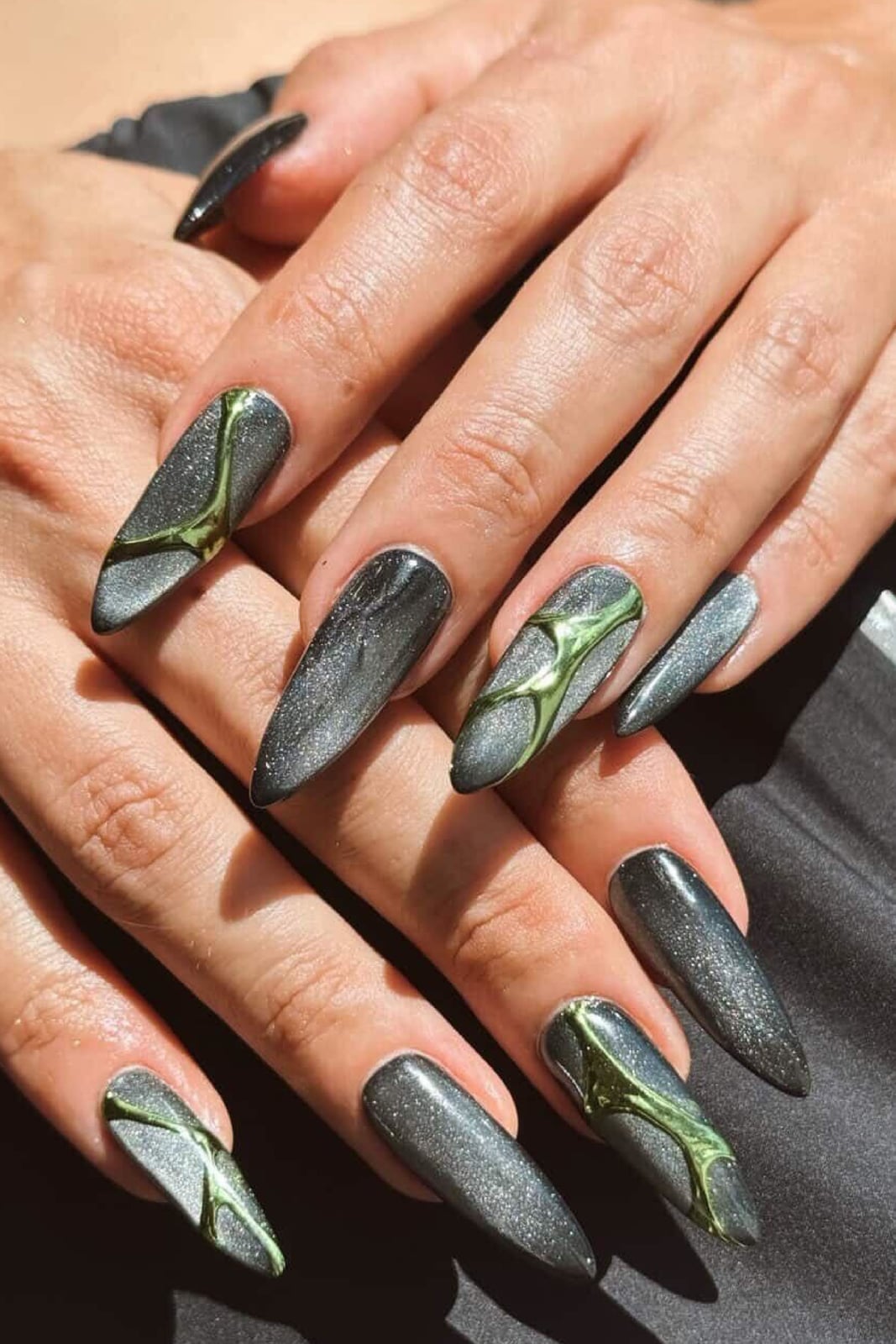 Dark Gray Cat-Eye Green Abstract Lines Long Stiletto Nails — Gray Nails