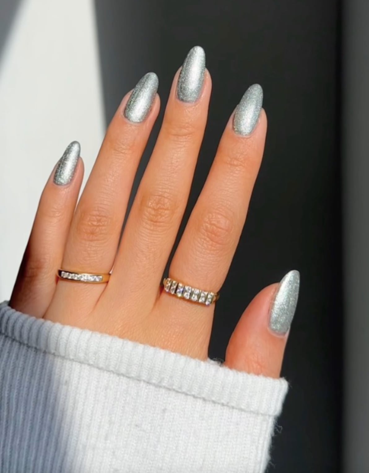 Light Silver Glitter Metallic Medium Almond Nails — Gray Nails