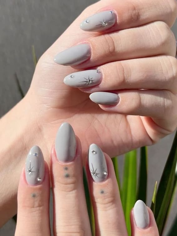 Light Gray Glossy with Silver Star Studs Medium, Office-Safe Version — Gray Nails