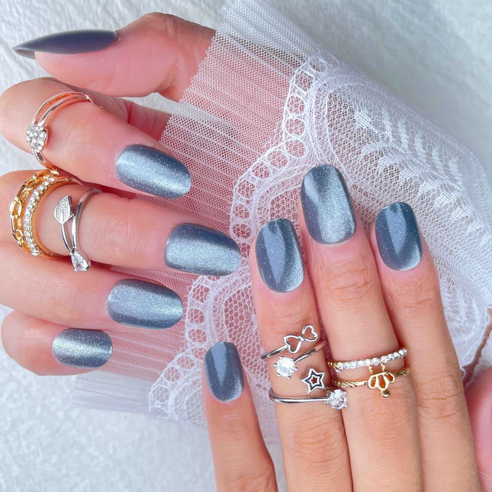 Shimmering Dark Gray Satin Glitter Short Oval Nails — Gray Nails