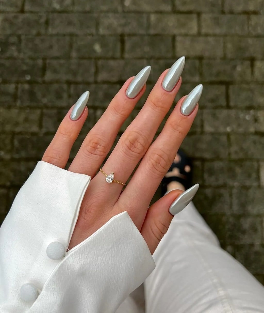Pale Iridescent Gray Mirror Chrome Long Stiletto Nails — Gray Nails