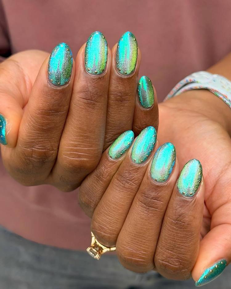 Iridescent Teal Lime Blue Chrome Cat-Eye Short Oval Nails — Green Chrome Nails