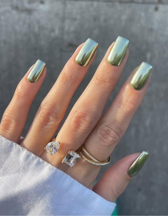Pale Green Chrome High-Shine Short Square Nails — Green Chrome Nails
