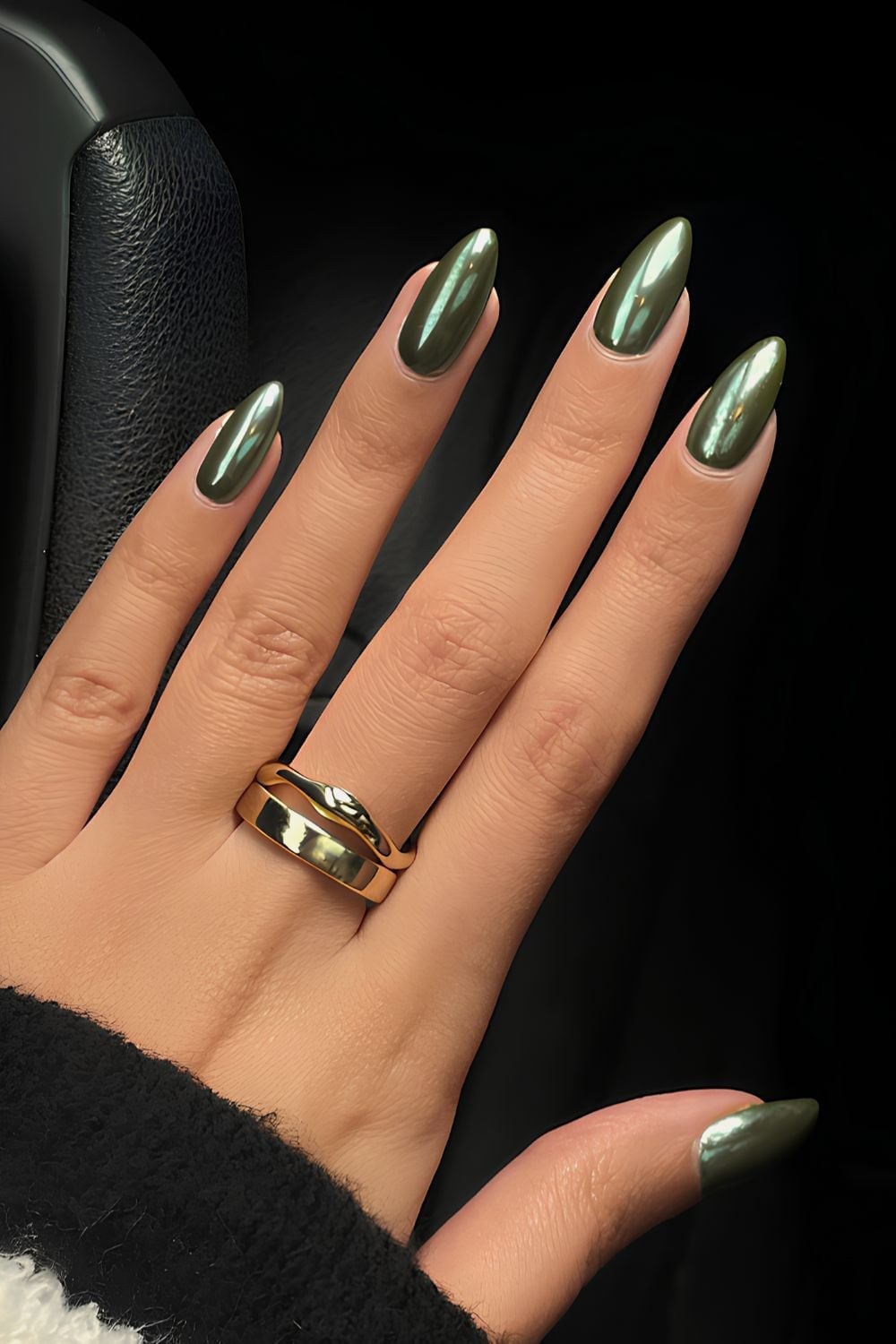 Dark Metallic Green High-Shine Chrome Short Almond Nails — Green Chrome Nails