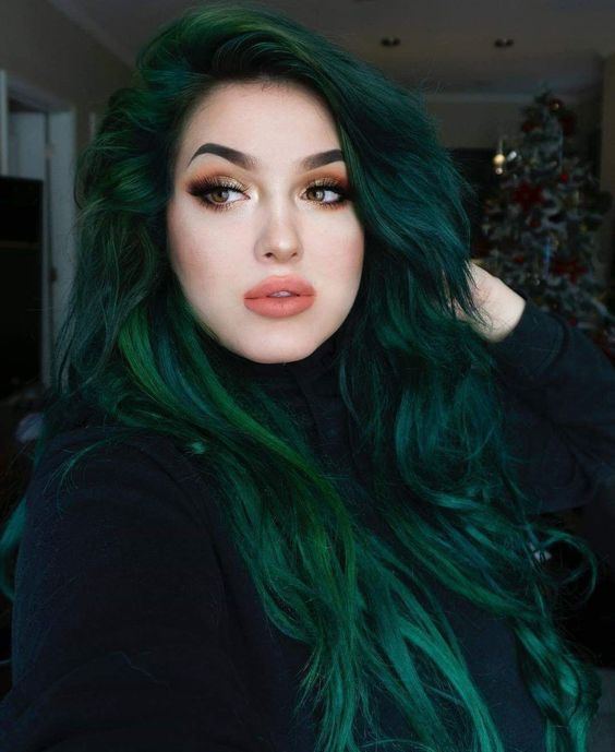 Mid-Back Wavy Hair With Long Layers — Green Hair