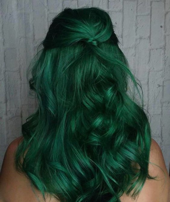 Mid-Back Solid Emerald Green Waves, Wavy Medium — Green Hair