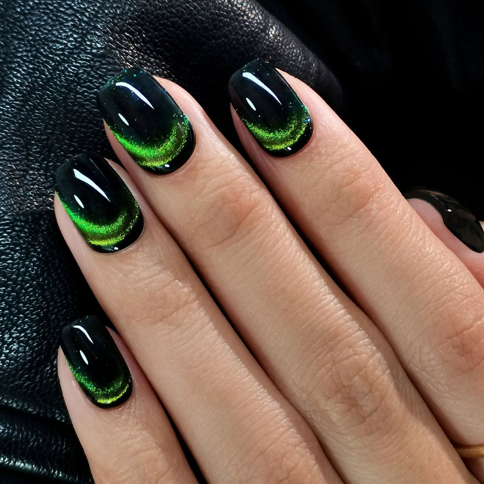 Cat Eye Emerald Green Magnetic Short Square Press on Nails