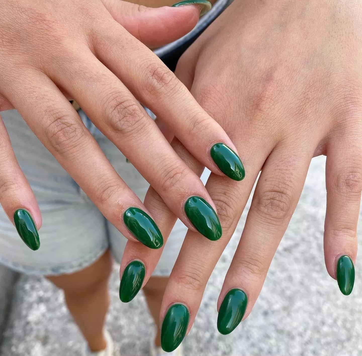 Medium Oval Glossy Emerald Green, High Gloss Medium Oval Glossy Emerald Green, High Gloss — Green Nails