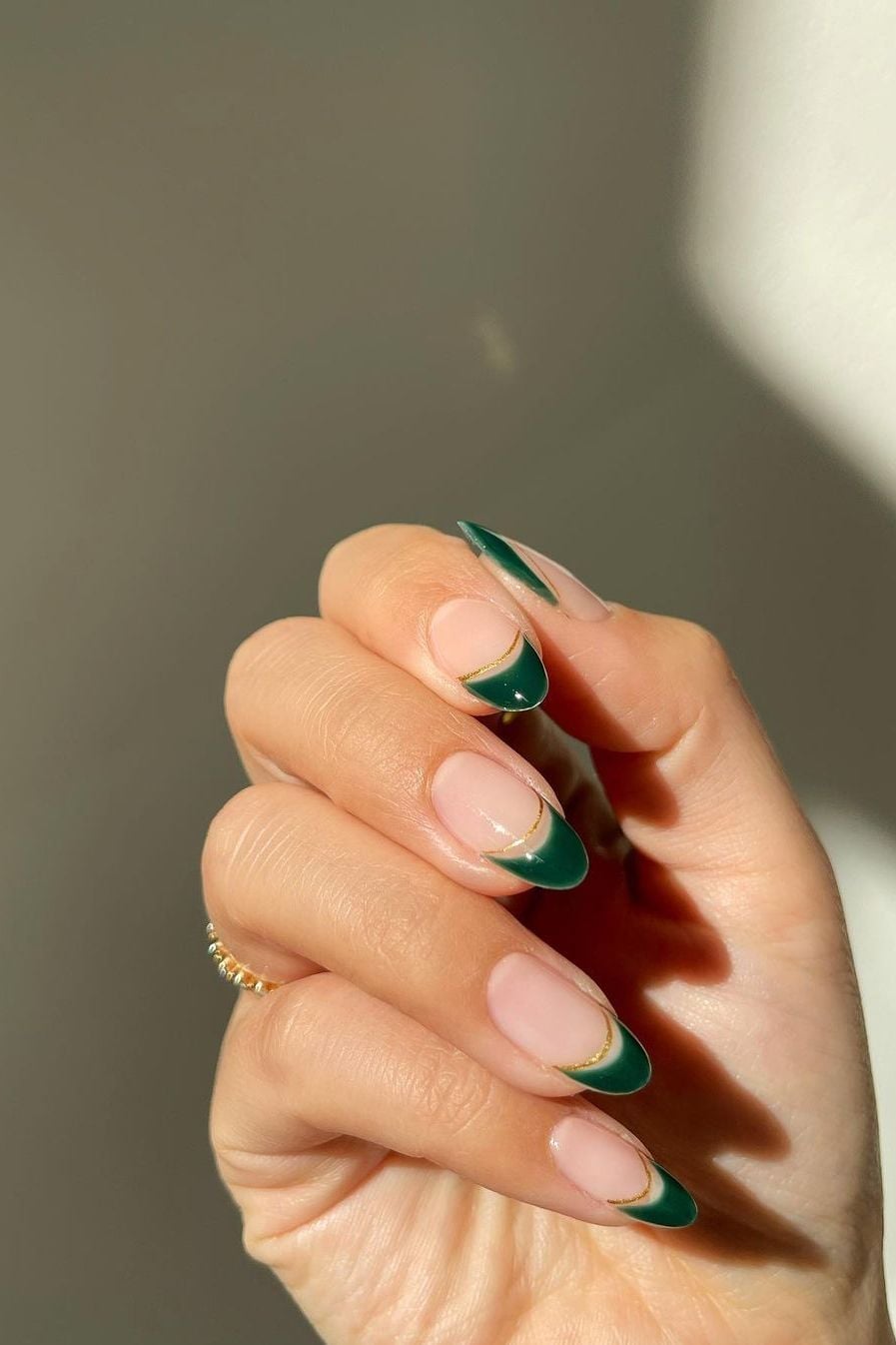 Long Almond Green French Tip Gold Outline Long Almond Green French Tip Gold Outline — Green Nails