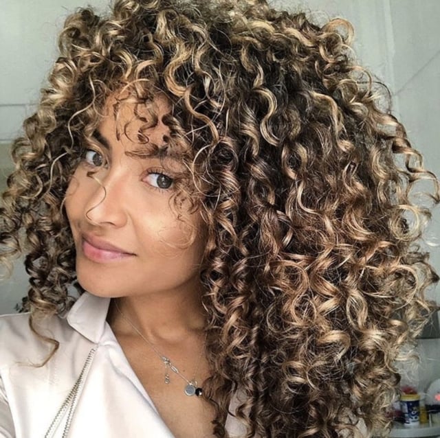 Collarbone Dark Brown With Blonde Highlights Collarbone Dark Brown With Blonde Highlights — Hair Color for Curly Hair