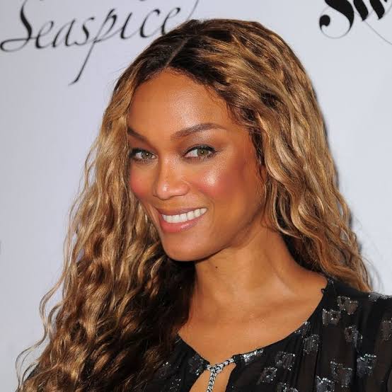 Warm Brown With Golden Highlights Shoulder, Office-Safe Version — Hair Color for Hazel Eyes