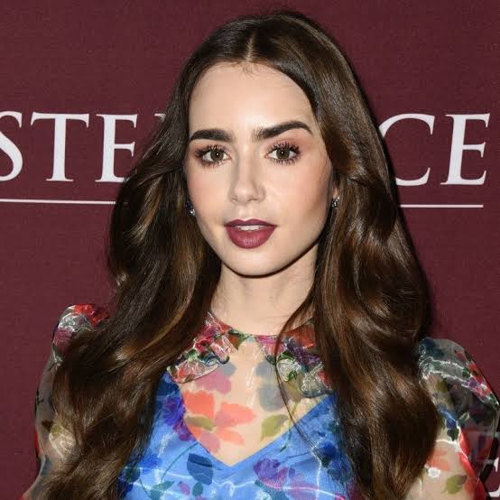 Warm Brown With Golden Highlights Shoulder Length, Close-Up Take — Hair Color for Hazel Eyes
