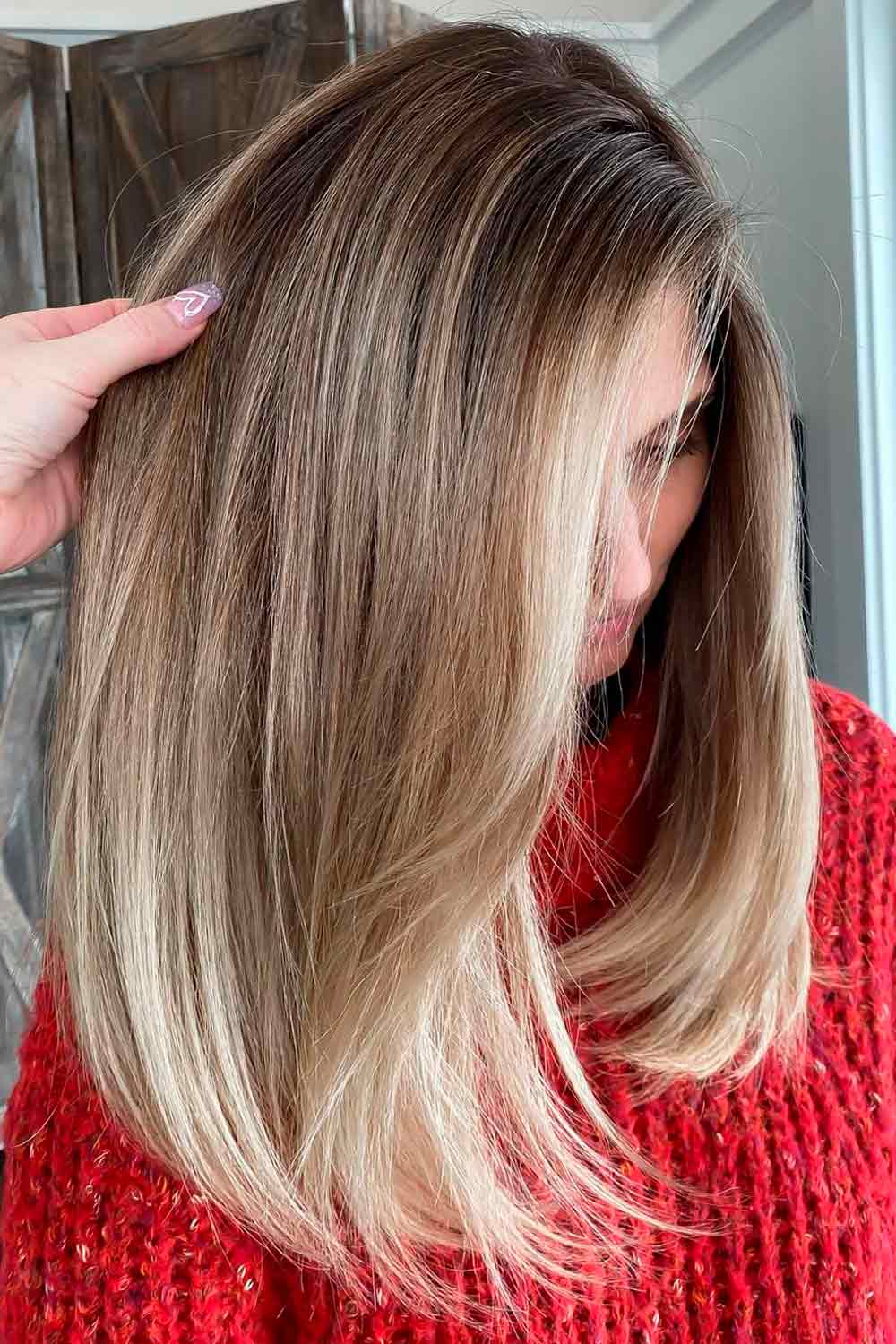 Ash Blonde Collarbone Lob With Balayage — Hair Color for Pale Skin
