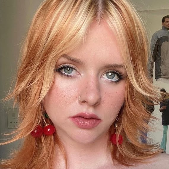Soft Strawberry Blonde Mid-Back Waves — Hair Color for Pale Skin