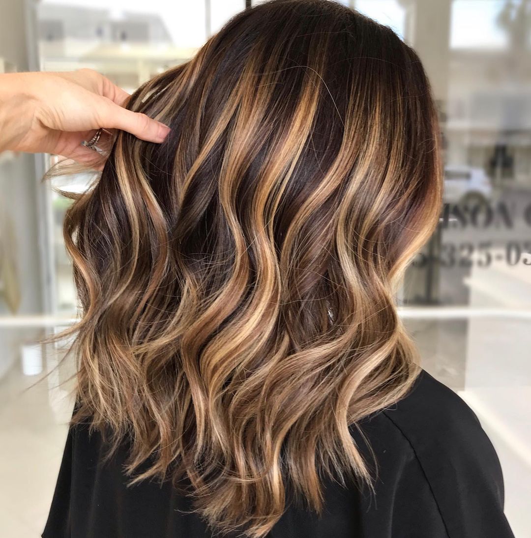 Mid-Back Dark Brown With Blonde Highlights Contrast, Close-Up Take Mid-Back Dark Brown With Blonde Highlights Contrast, Close-Up Take — Hair Color for Women Over 40