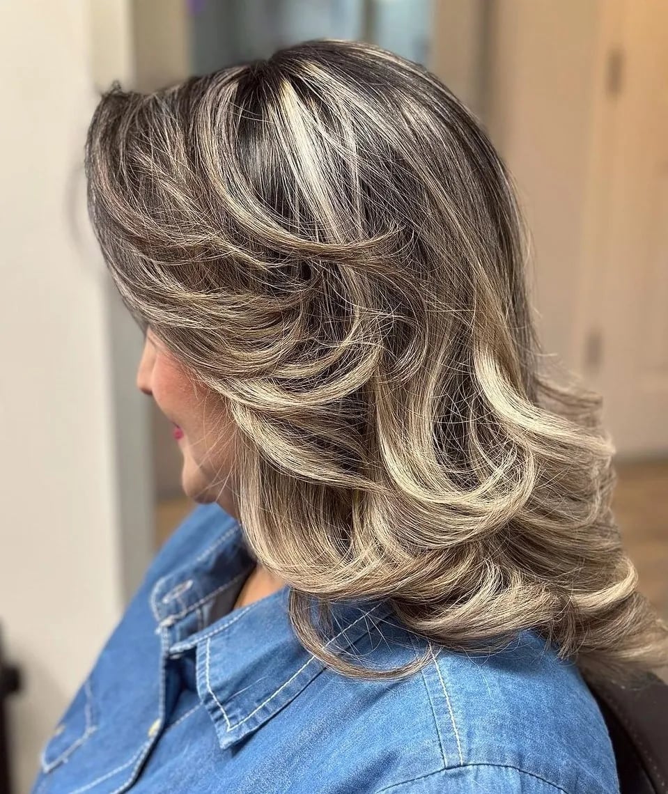 Shoulder Dark Brown With Ash Blonde Highlights Shoulder Dark Brown With Ash Blonde Highlights — Hair Color for Women Over 40
