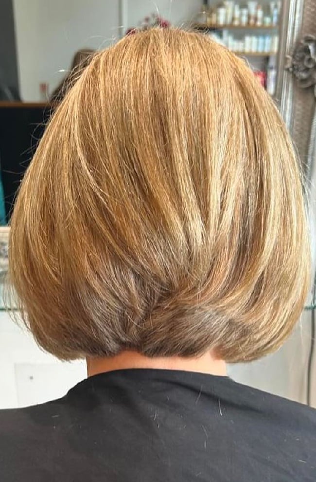 Collarbone Honey Blonde With Lighter Highlights, Wavy Collarbone Honey Blonde With Lighter Highlights, Wavy — Hair Color for Women Over 40